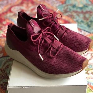 Wms New Balance fresh foam lazr 1 running shoe